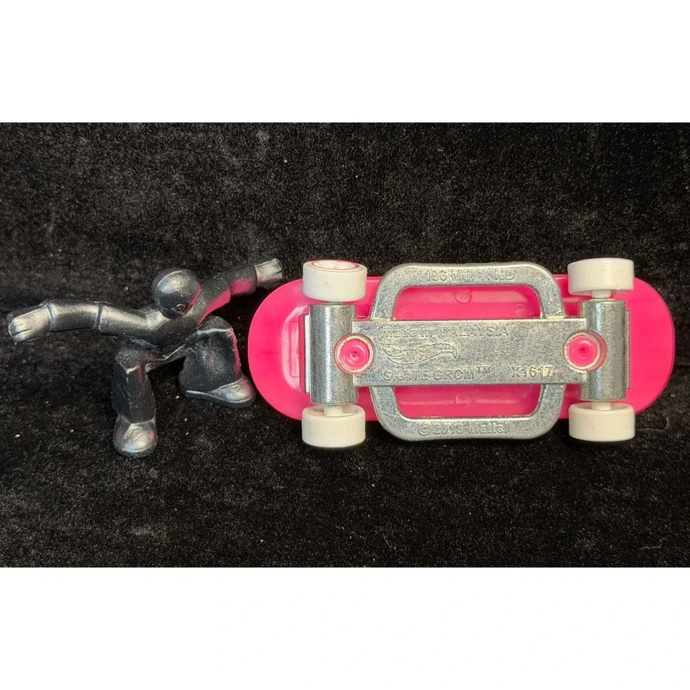 Hot Wheels-Skate Grom X1617, Tony Hawk Pink Skull Fingerboard & Figure, 2013